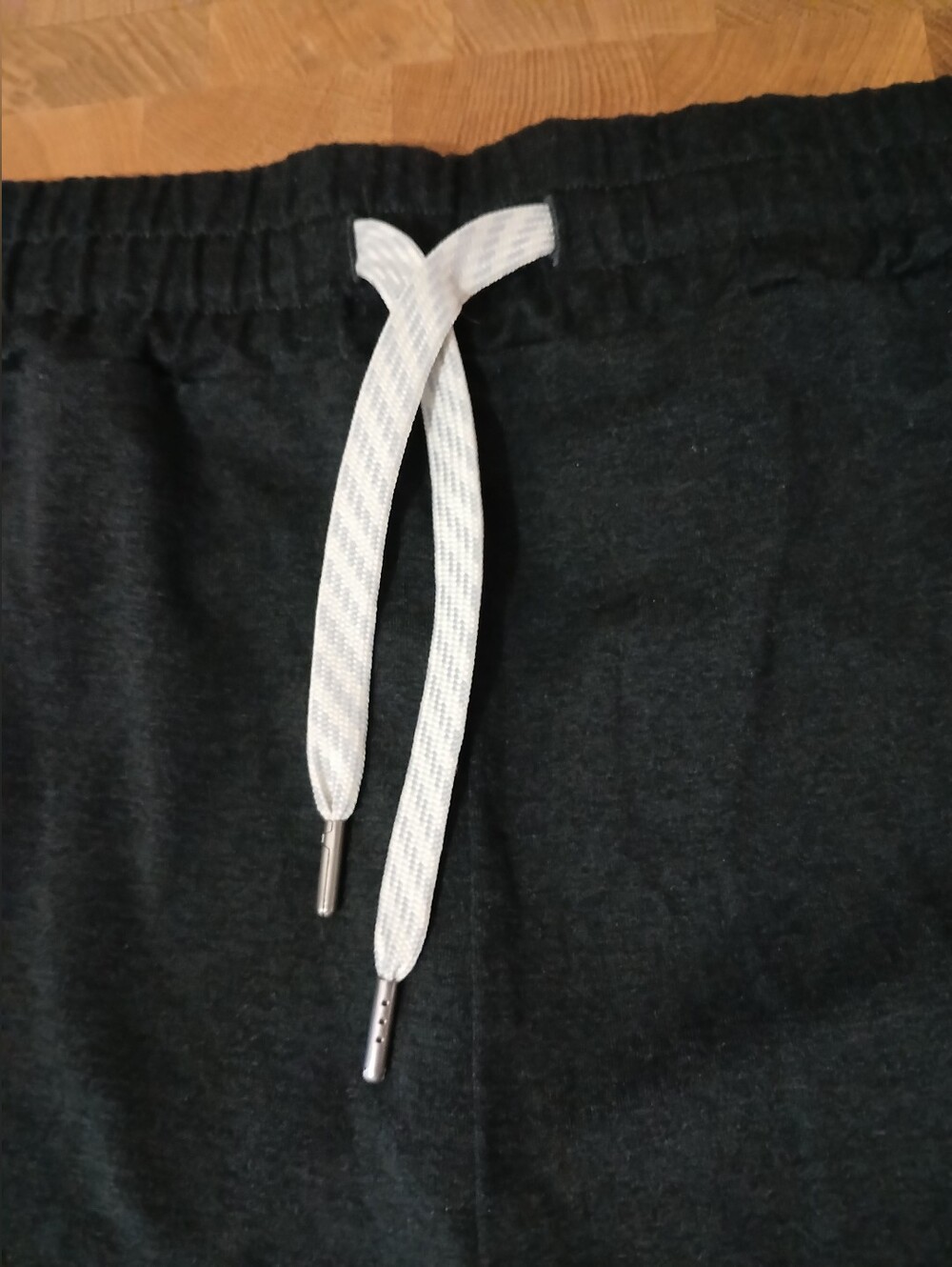 Vuori Sweats - Picture 4 of 8
